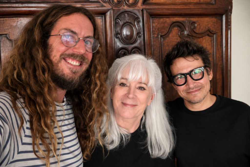Jonathan Taylor Thomas: The Home Improvement Star’s Rare Reunion and Quiet Life Today Patricia Richardson poses with Jonathan Taylor Thomas and Taran Noah Smith in a rare reunion photo shared on Instagram in July 2026.